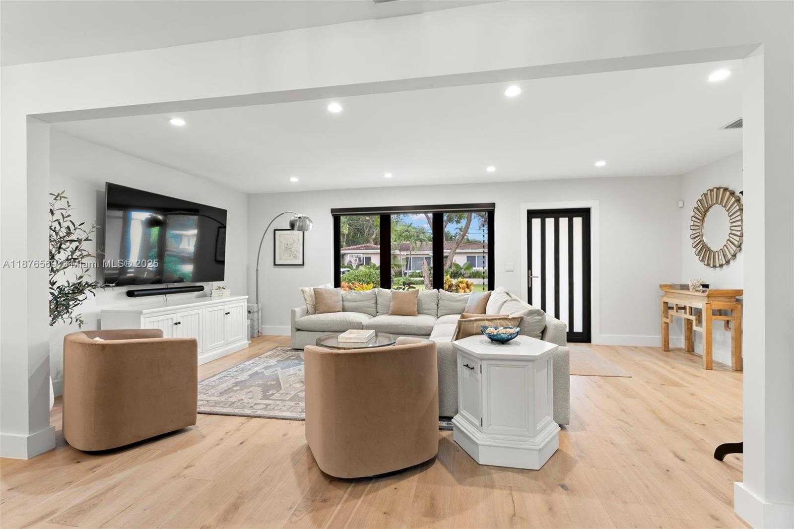 Small Image of 10560 NORTH EAST 2ND CT, Miami Shores Number 7