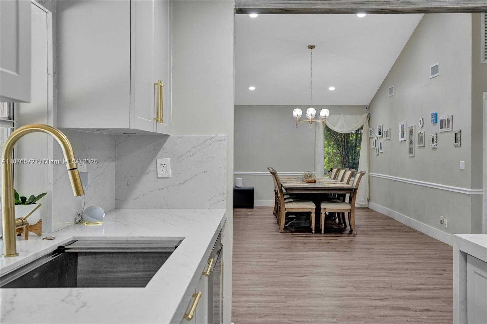 Small Image of 12100 PARK DR, Cooper City Number 16