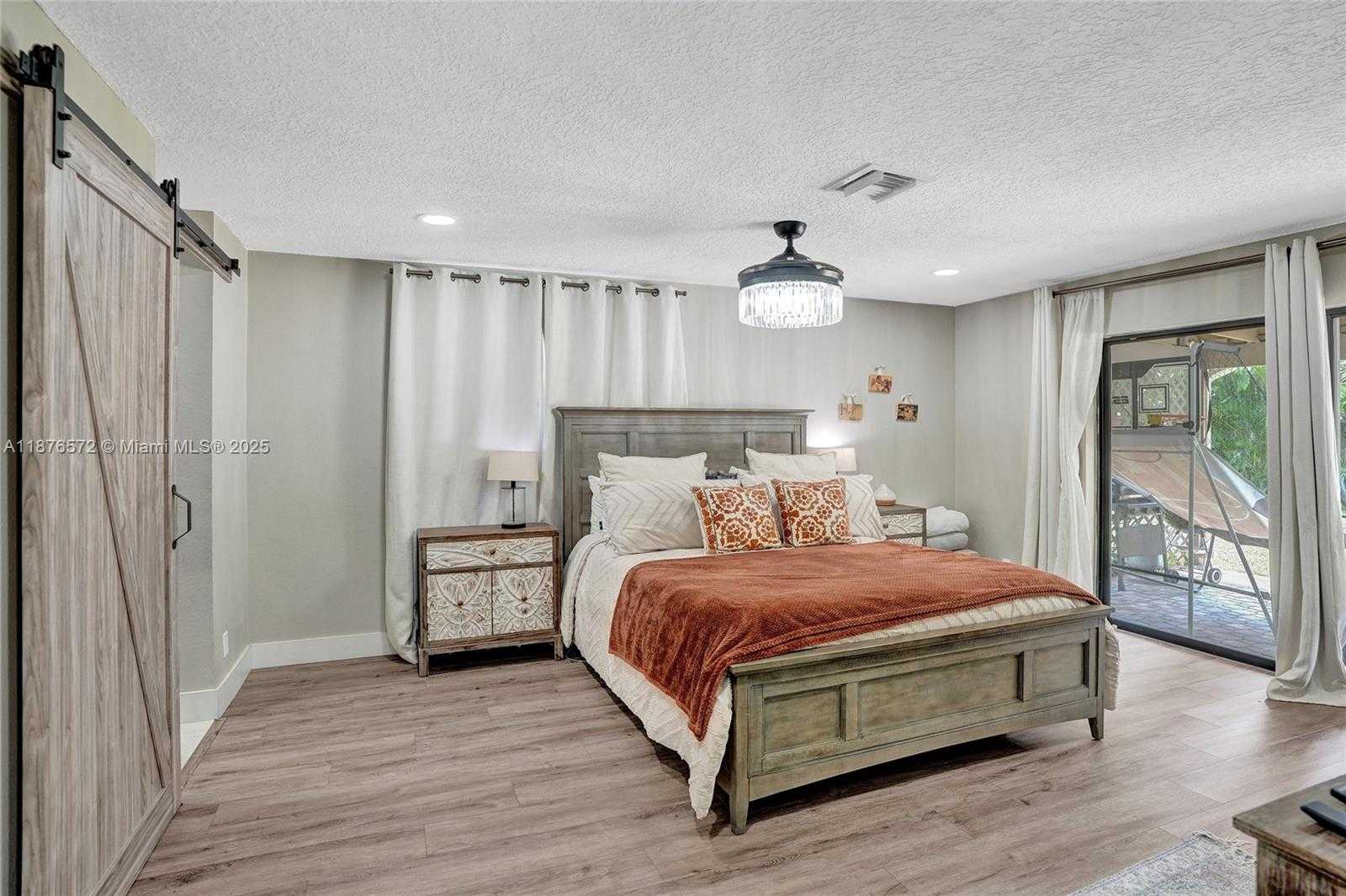 Small Image of 12100 PARK DR, Cooper City Number 17