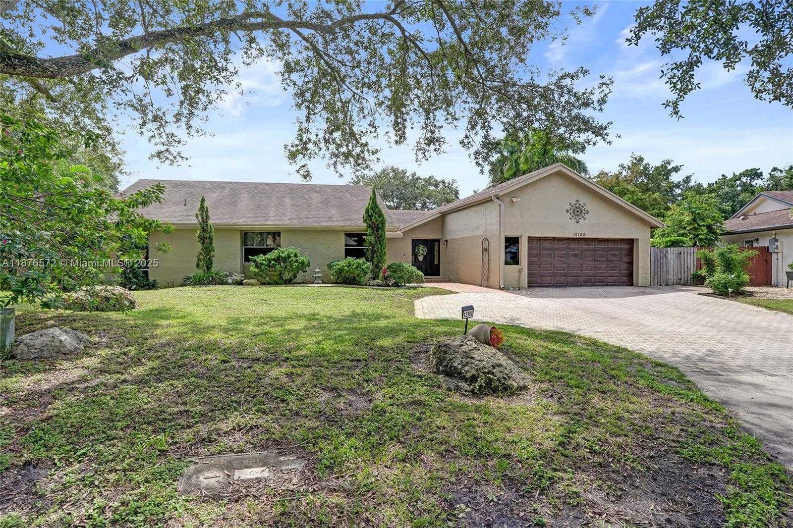 Small Image of 12100 PARK DR, Cooper City Number 2