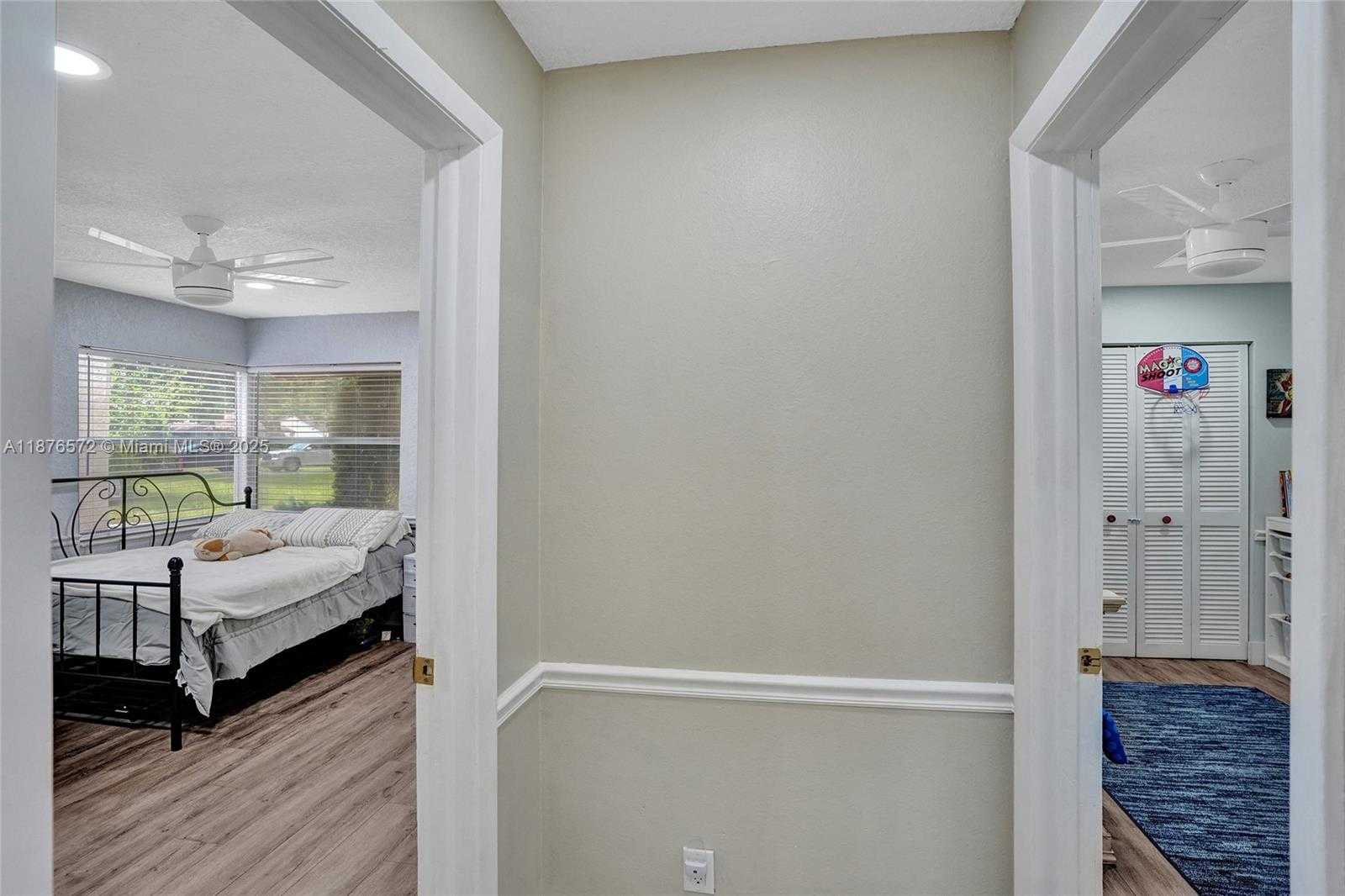 Small Image of 12100 PARK DR, Cooper City Number 23