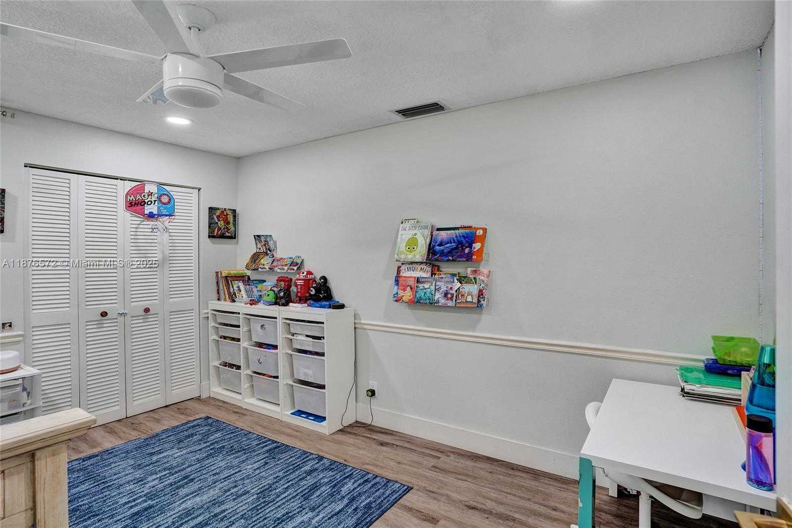 Small Image of 12100 PARK DR, Cooper City Number 26