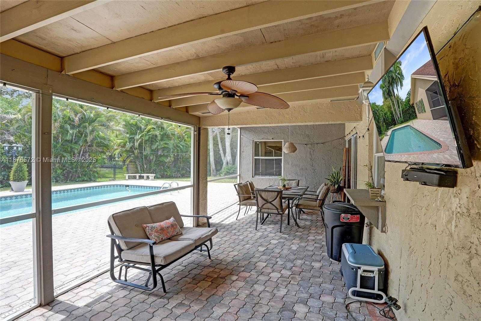 Small Image of 12100 PARK DR, Cooper City Number 28