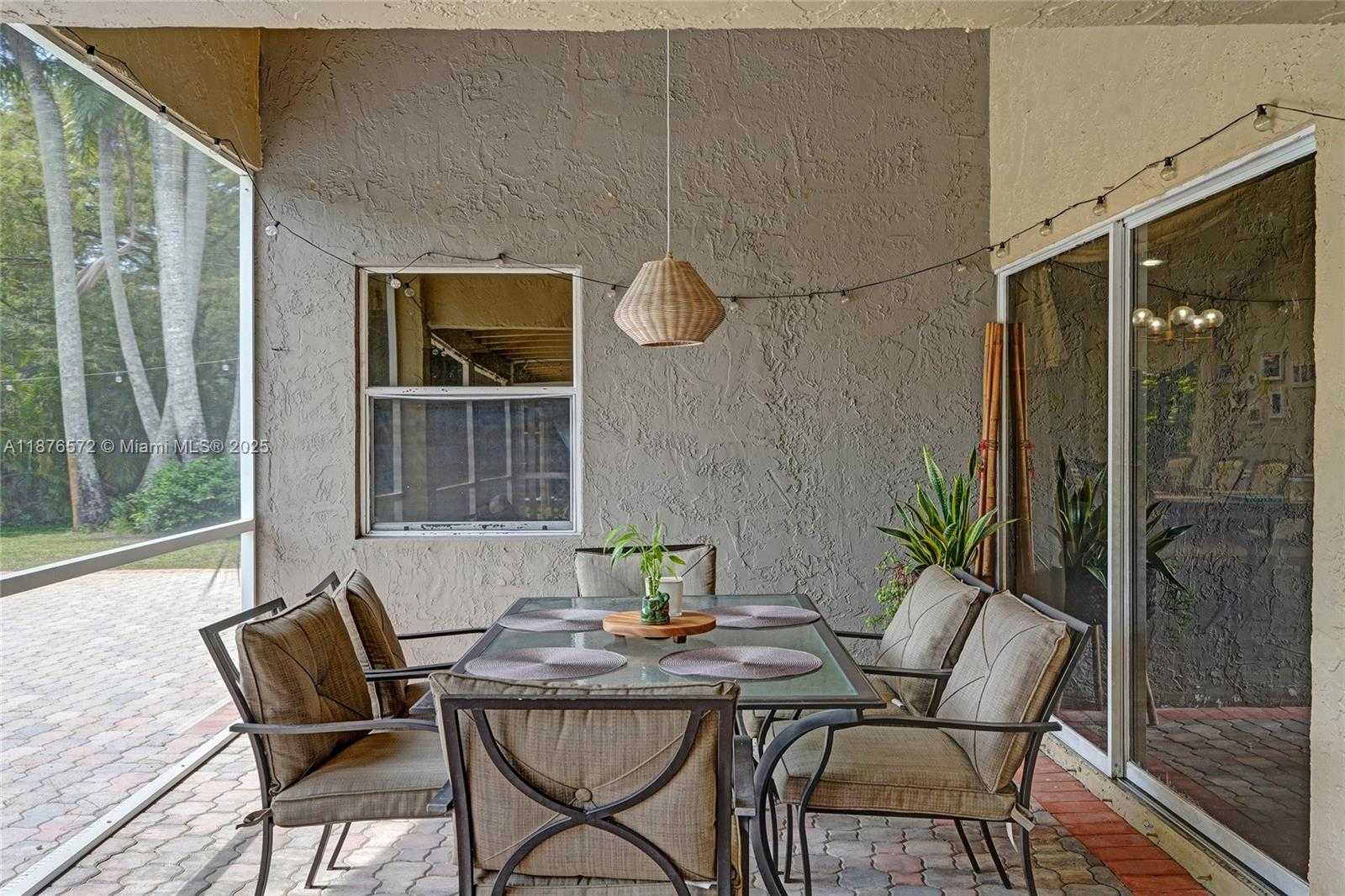 Small Image of 12100 PARK DR, Cooper City Number 30