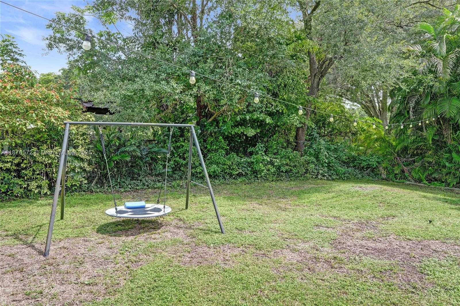 Small Image of 12100 PARK DR, Cooper City Number 32