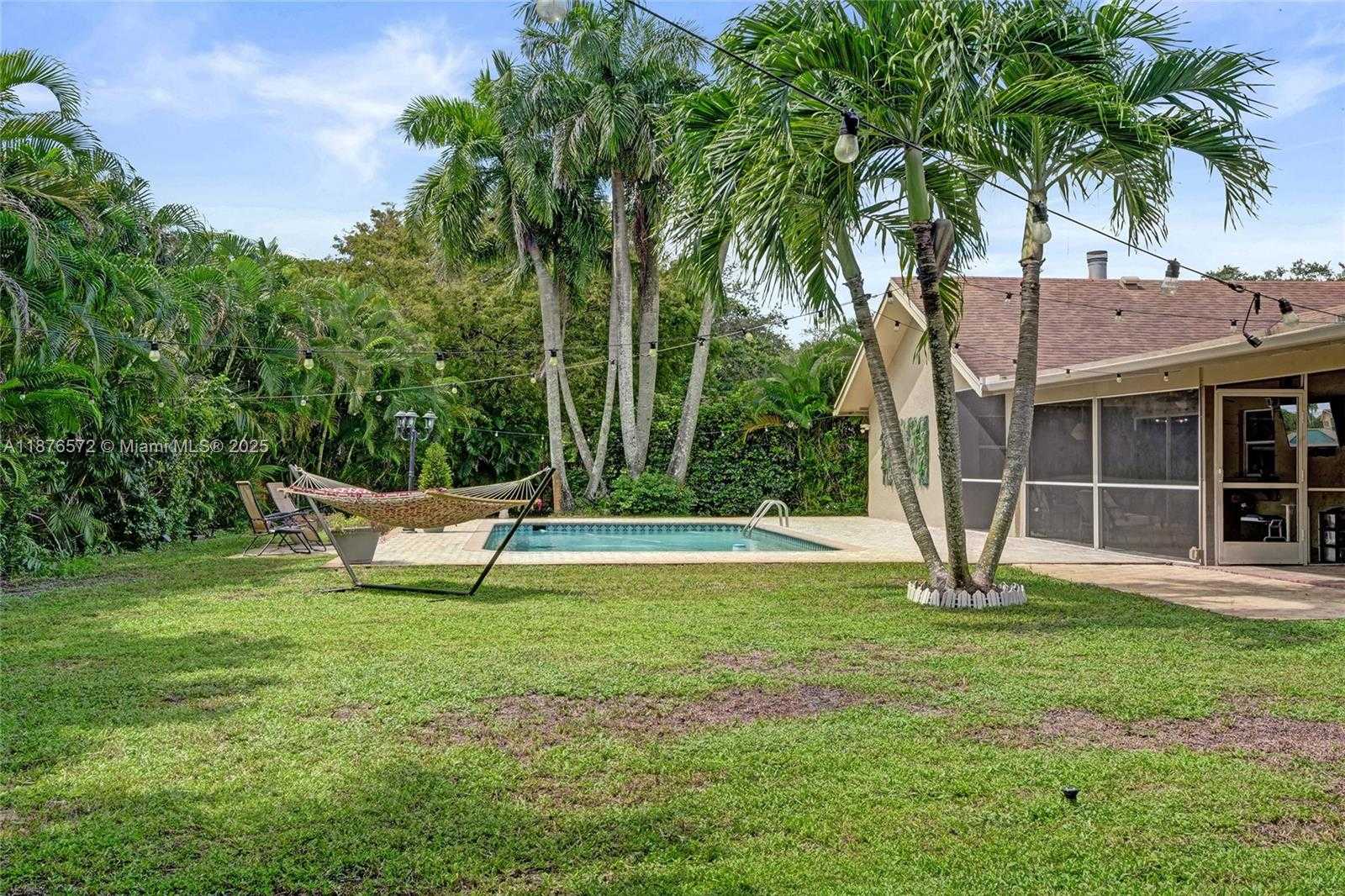 Small Image of 12100 PARK DR, Cooper City Number 34