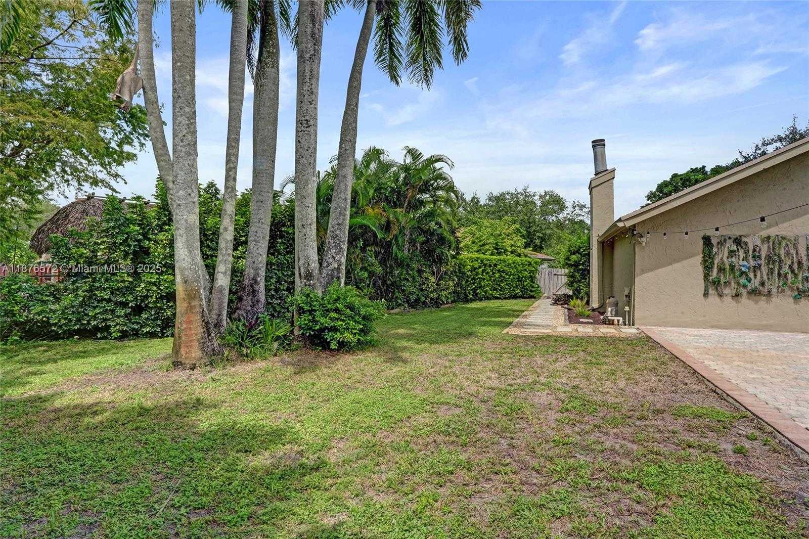 Small Image of 12100 PARK DR, Cooper City Number 37