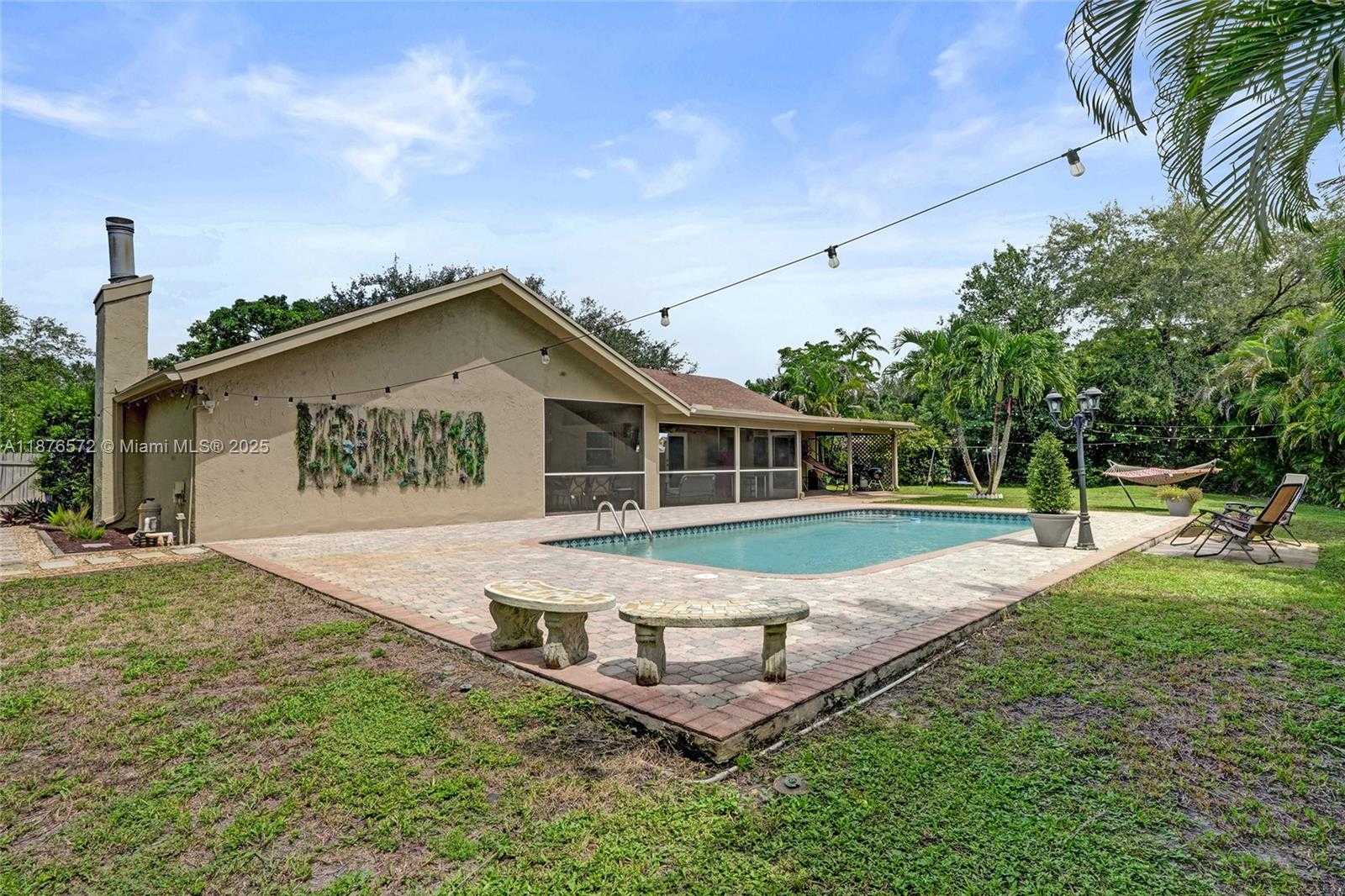 Small Image of 12100 PARK DR, Cooper City Number 38