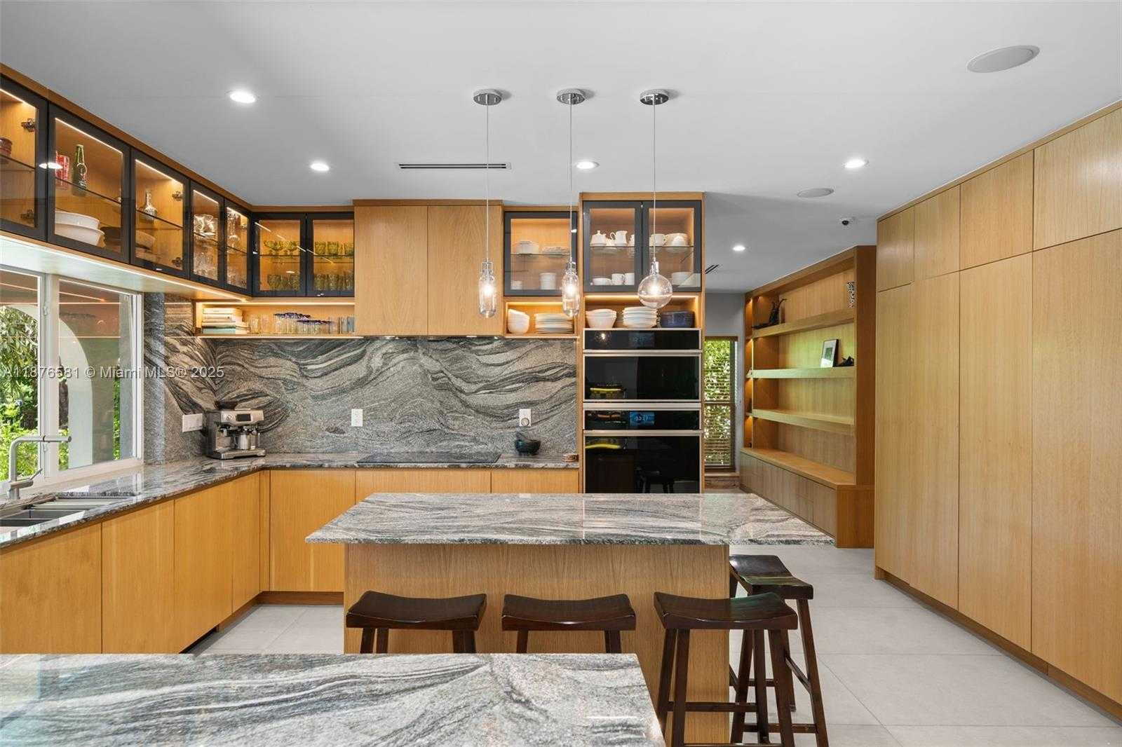 Small Image of 3200 NORTH EAST 165TH ST, North Miami Beach Number 11