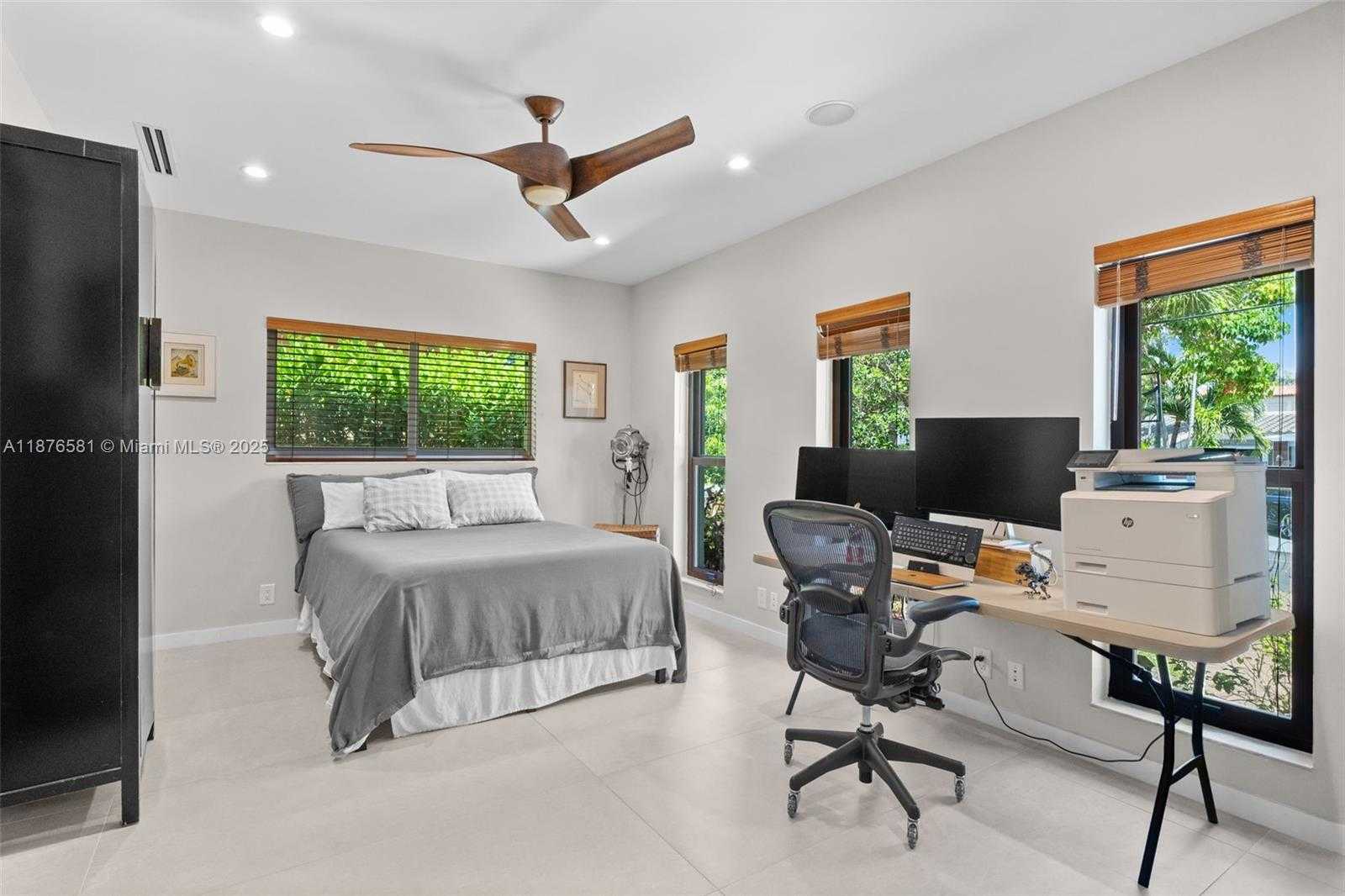Small Image of 3200 NORTH EAST 165TH ST, North Miami Beach Number 21