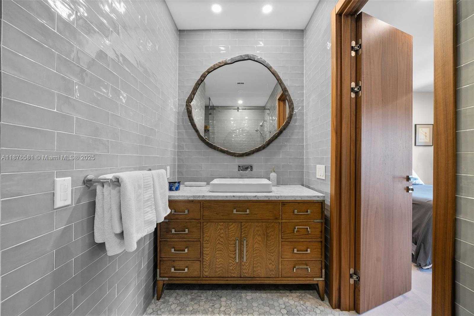 Small Image of 3200 NORTH EAST 165TH ST, North Miami Beach Number 25