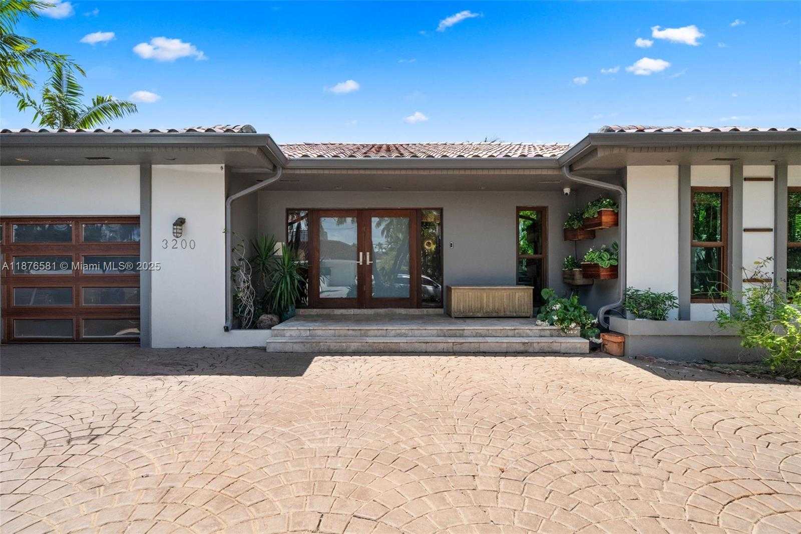 Small Image of 3200 NORTH EAST 165TH ST, North Miami Beach Number 3