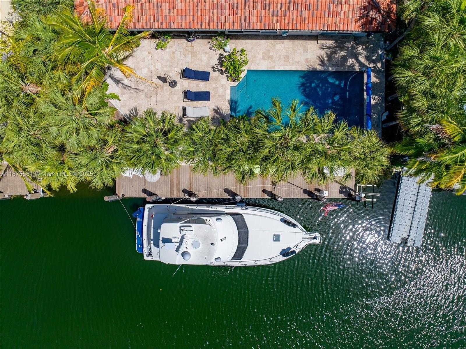 Small Image of 3200 NORTH EAST 165TH ST, North Miami Beach Number 34