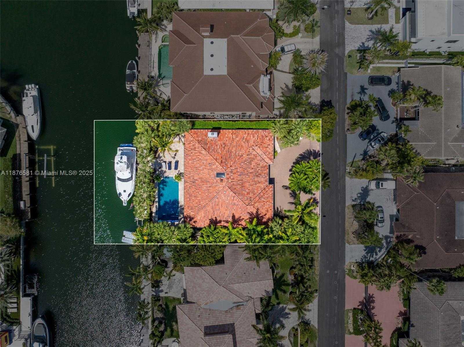 Small Image of 3200 NORTH EAST 165TH ST, North Miami Beach Number 35