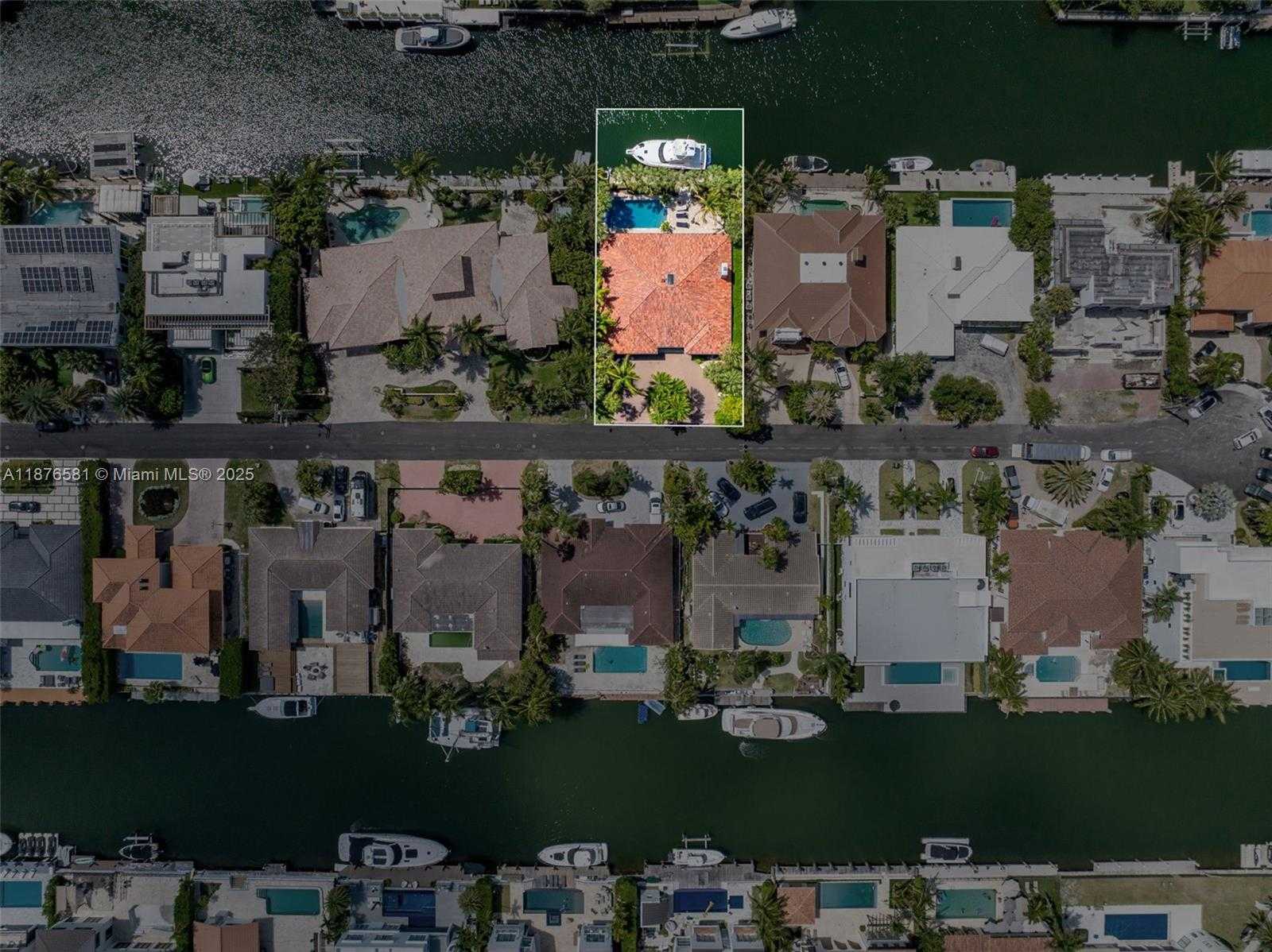 Small Image of 3200 NORTH EAST 165TH ST, North Miami Beach Number 36