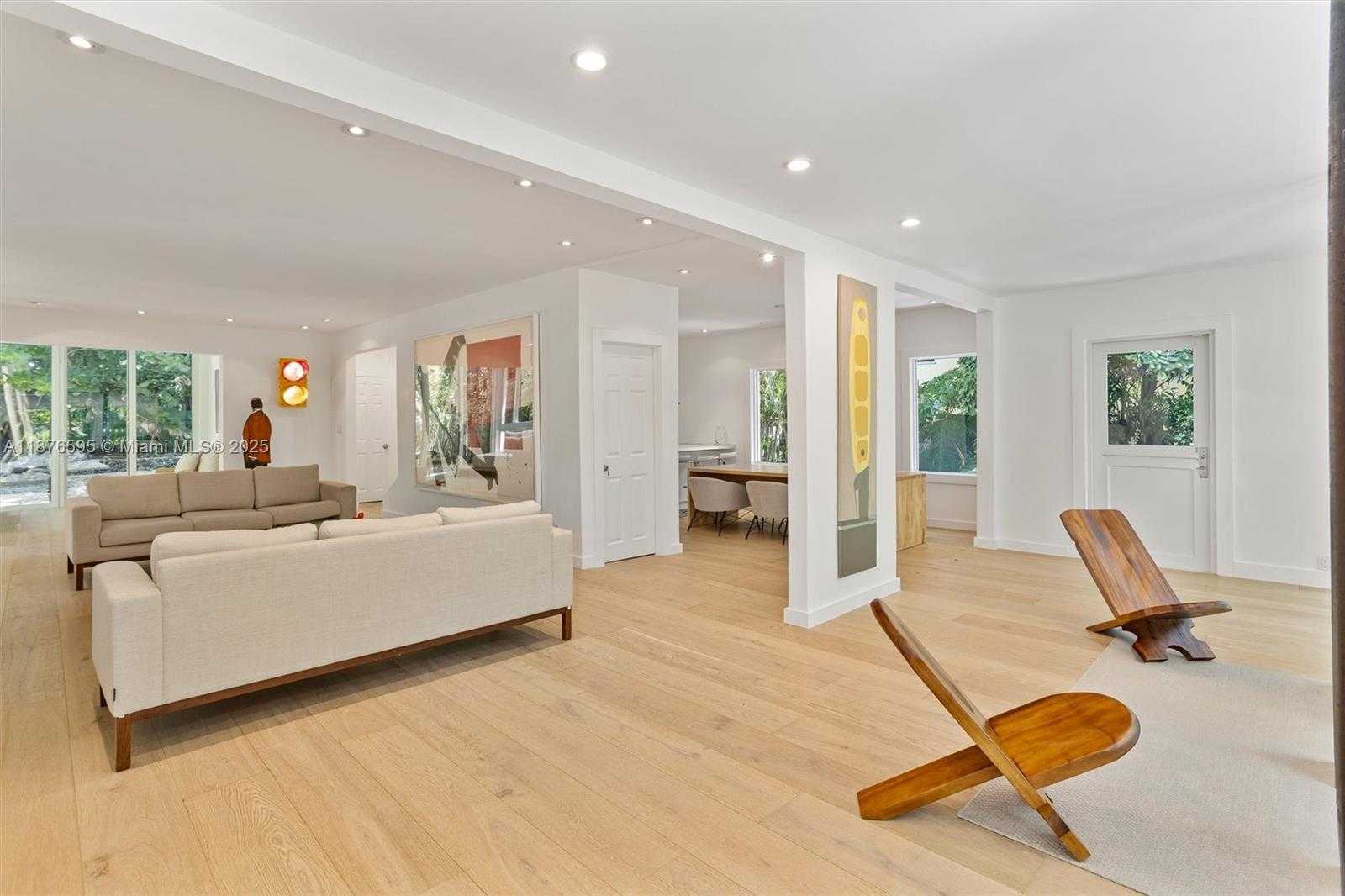 Small Image of 4286 SOUTH DOUGLAS RD, Miami Number 16