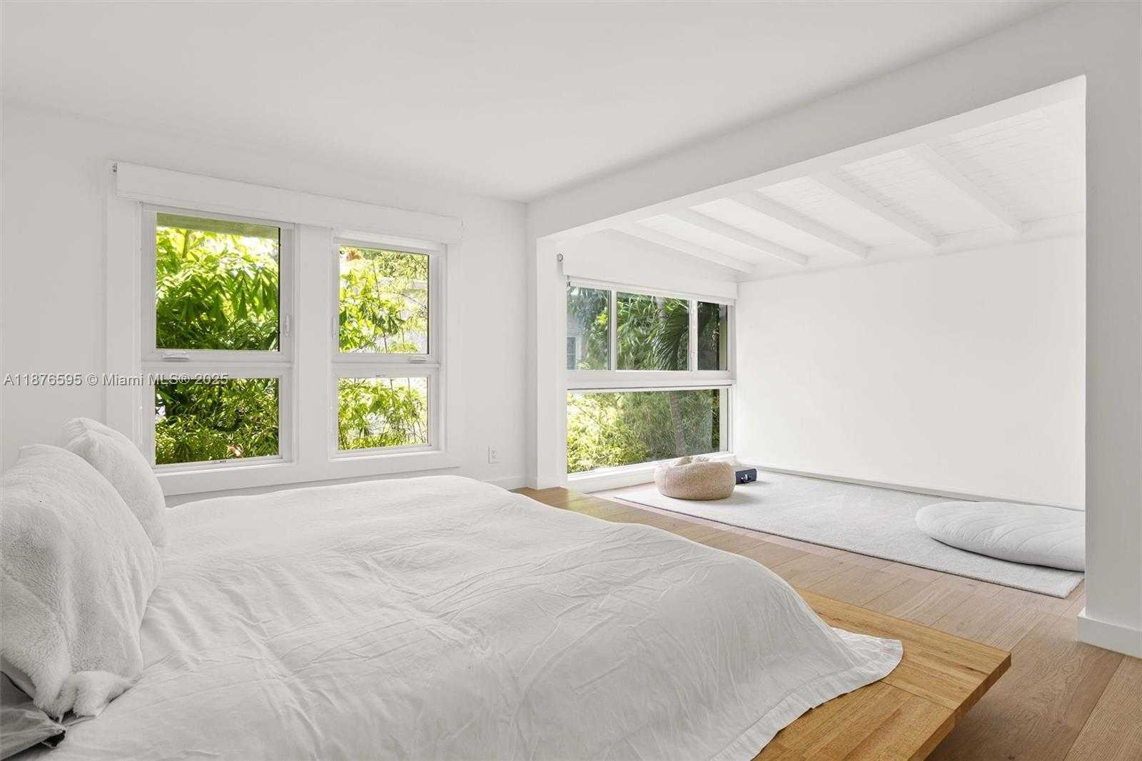 Small Image of 4286 SOUTH DOUGLAS RD, Miami Number 18