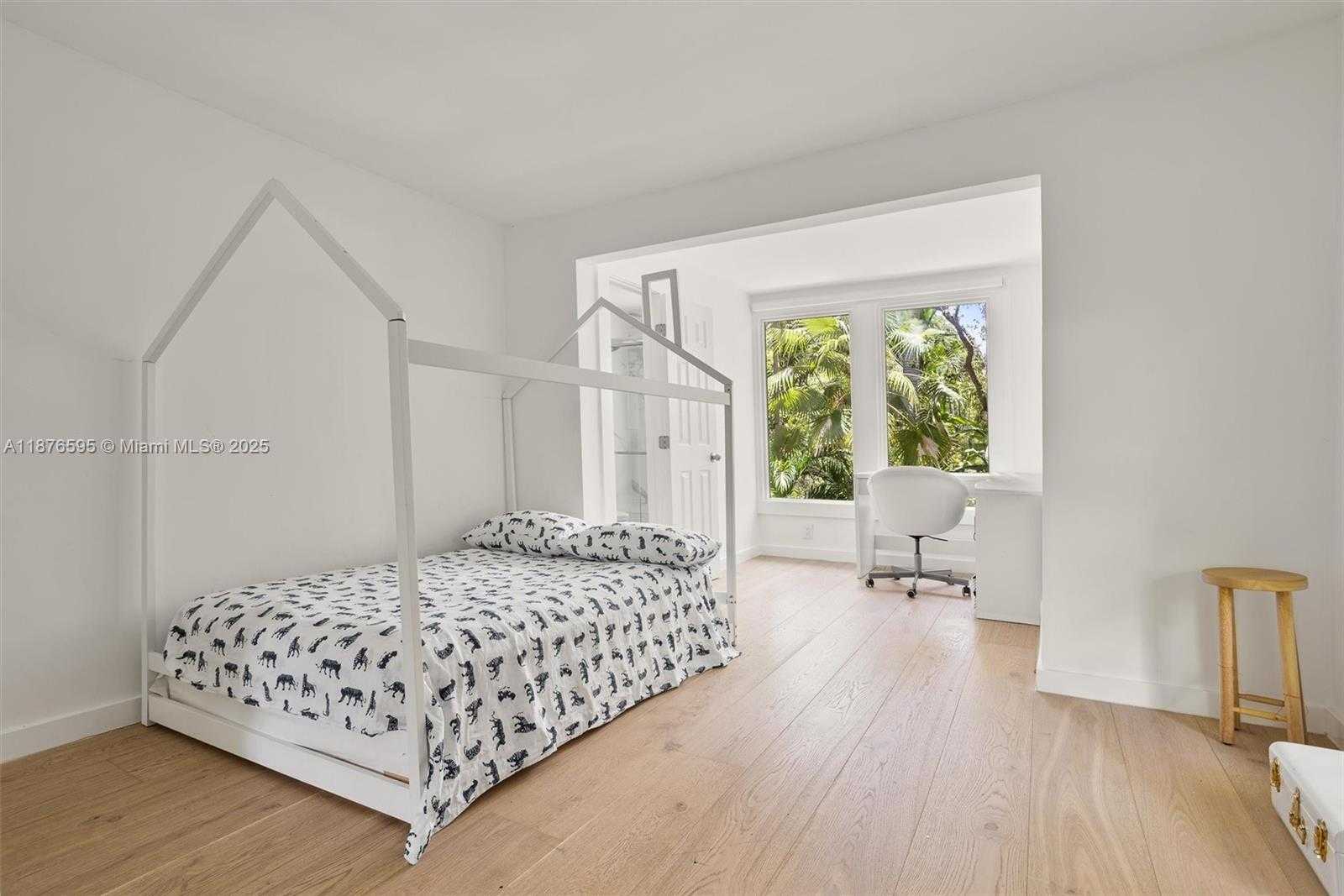 Small Image of 4286 SOUTH DOUGLAS RD, Miami Number 29