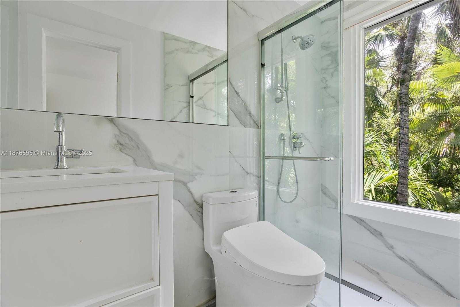 Small Image of 4286 SOUTH DOUGLAS RD, Miami Number 30
