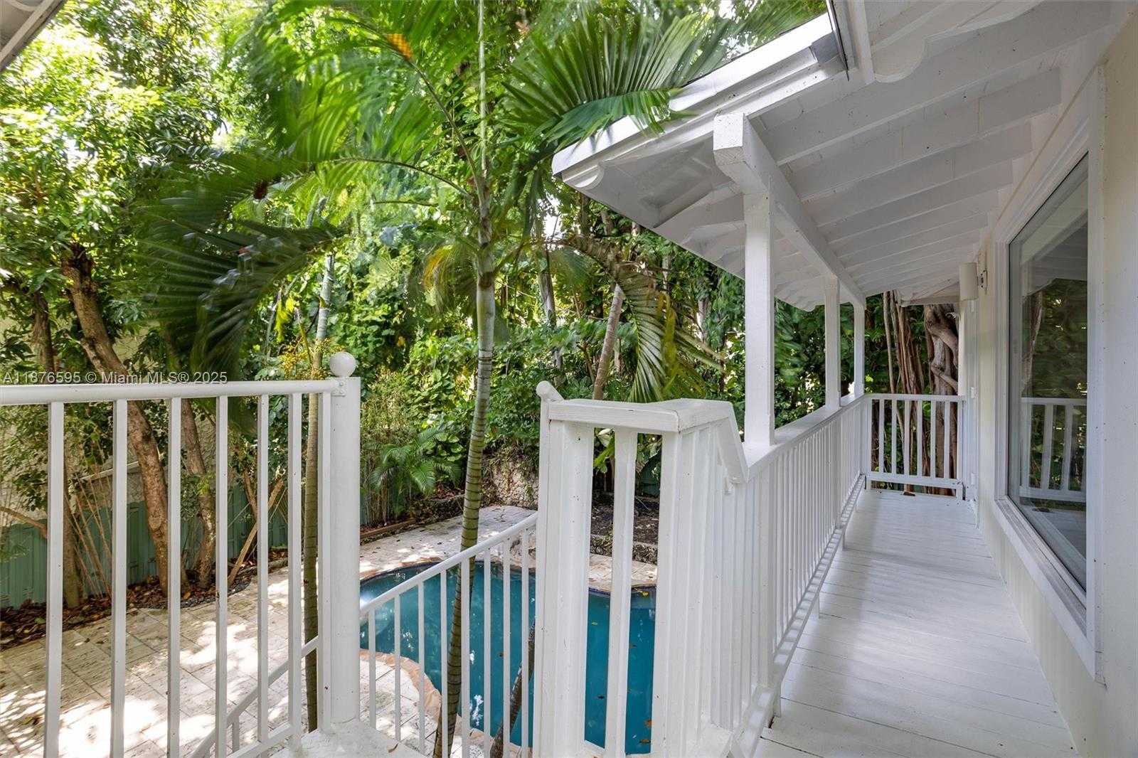 Small Image of 4286 SOUTH DOUGLAS RD, Miami Number 32