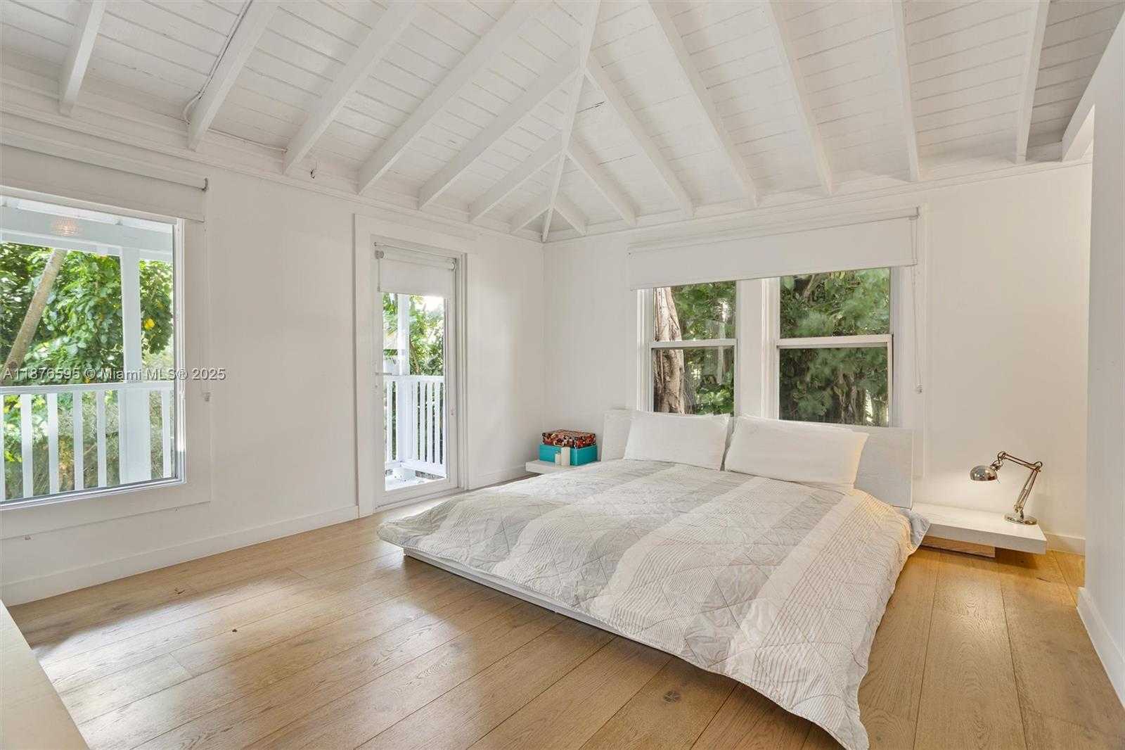 Small Image of 4286 SOUTH DOUGLAS RD, Miami Number 33