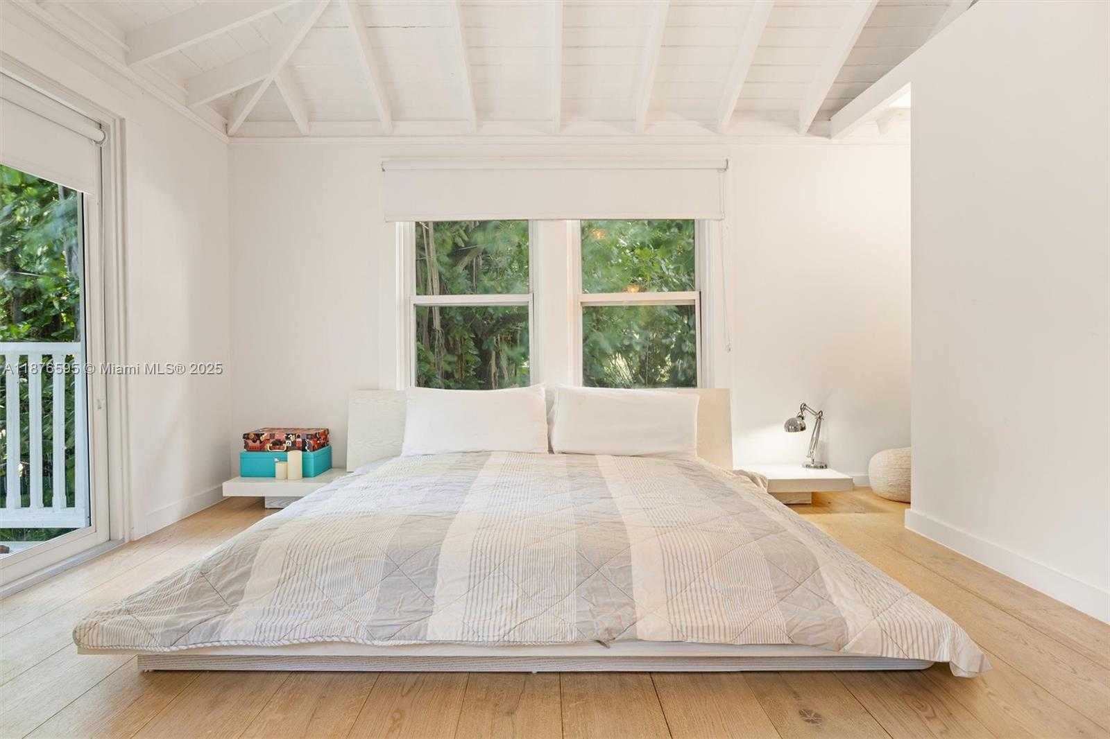 Small Image of 4286 SOUTH DOUGLAS RD, Miami Number 34