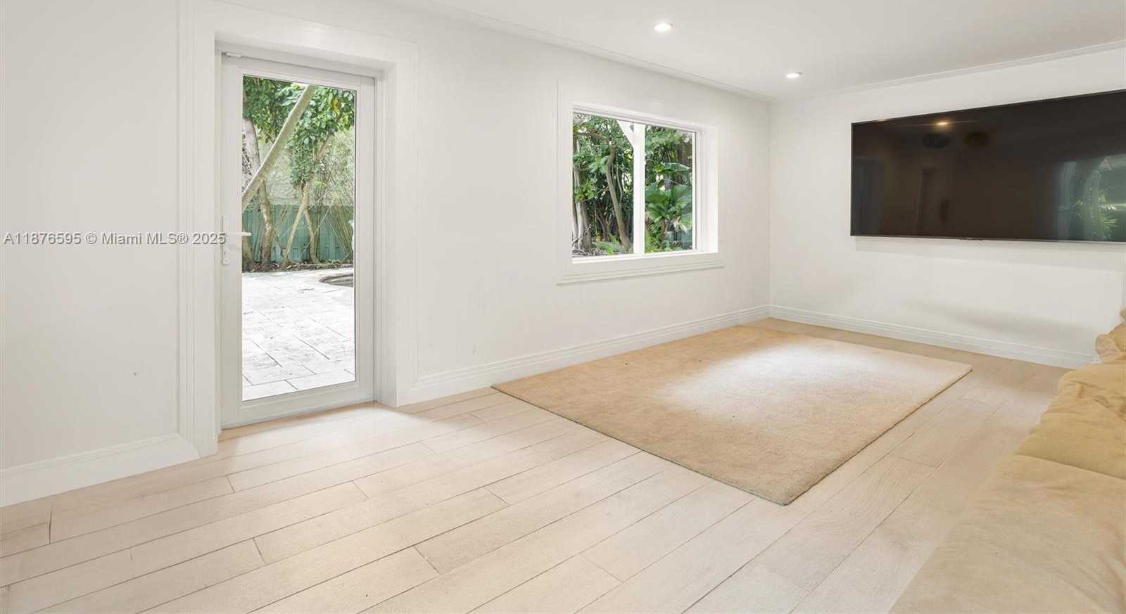 Small Image of 4286 SOUTH DOUGLAS RD, Miami Number 38