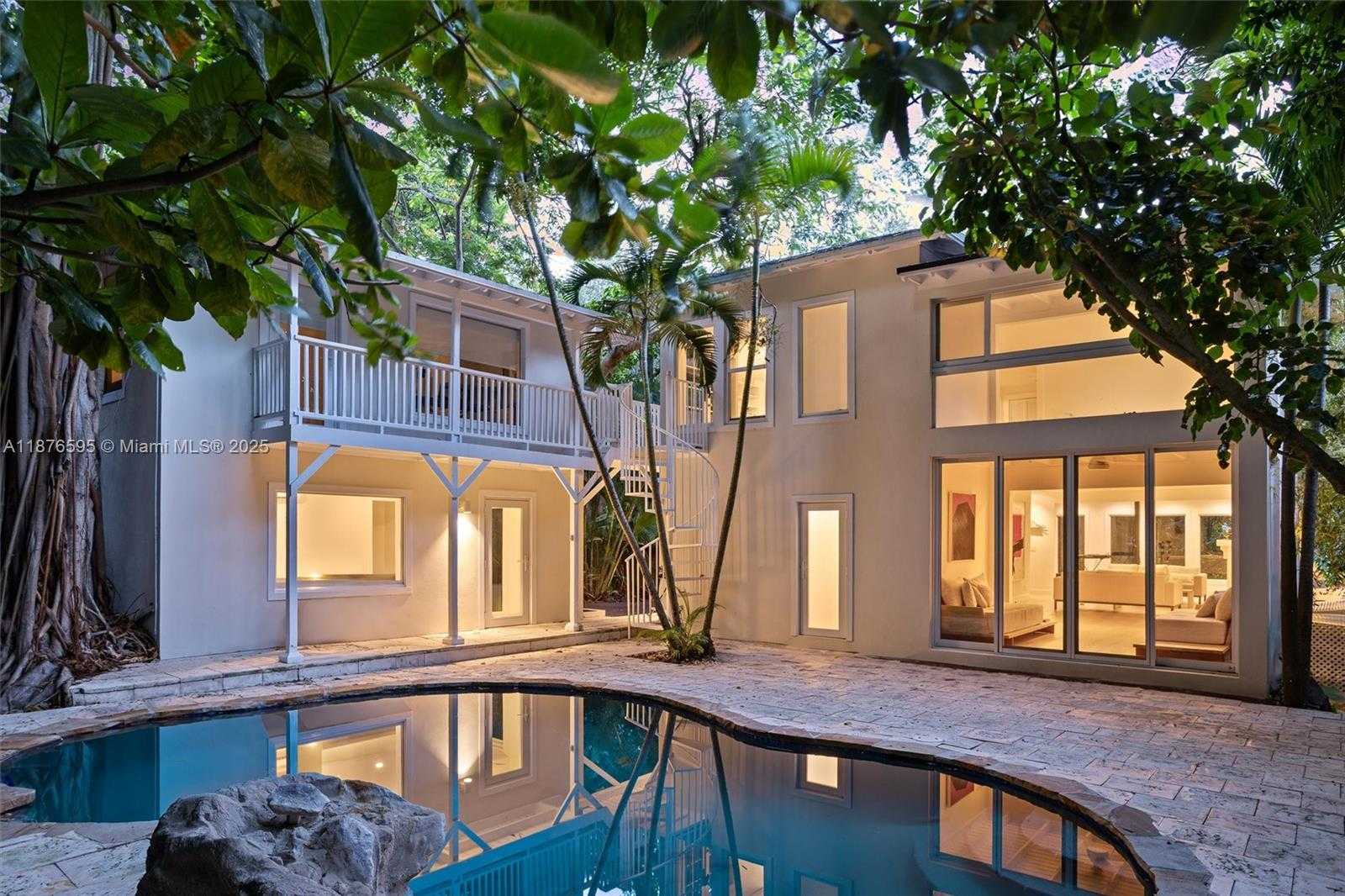 Small Image of 4286 SOUTH DOUGLAS RD, Miami Number 4
