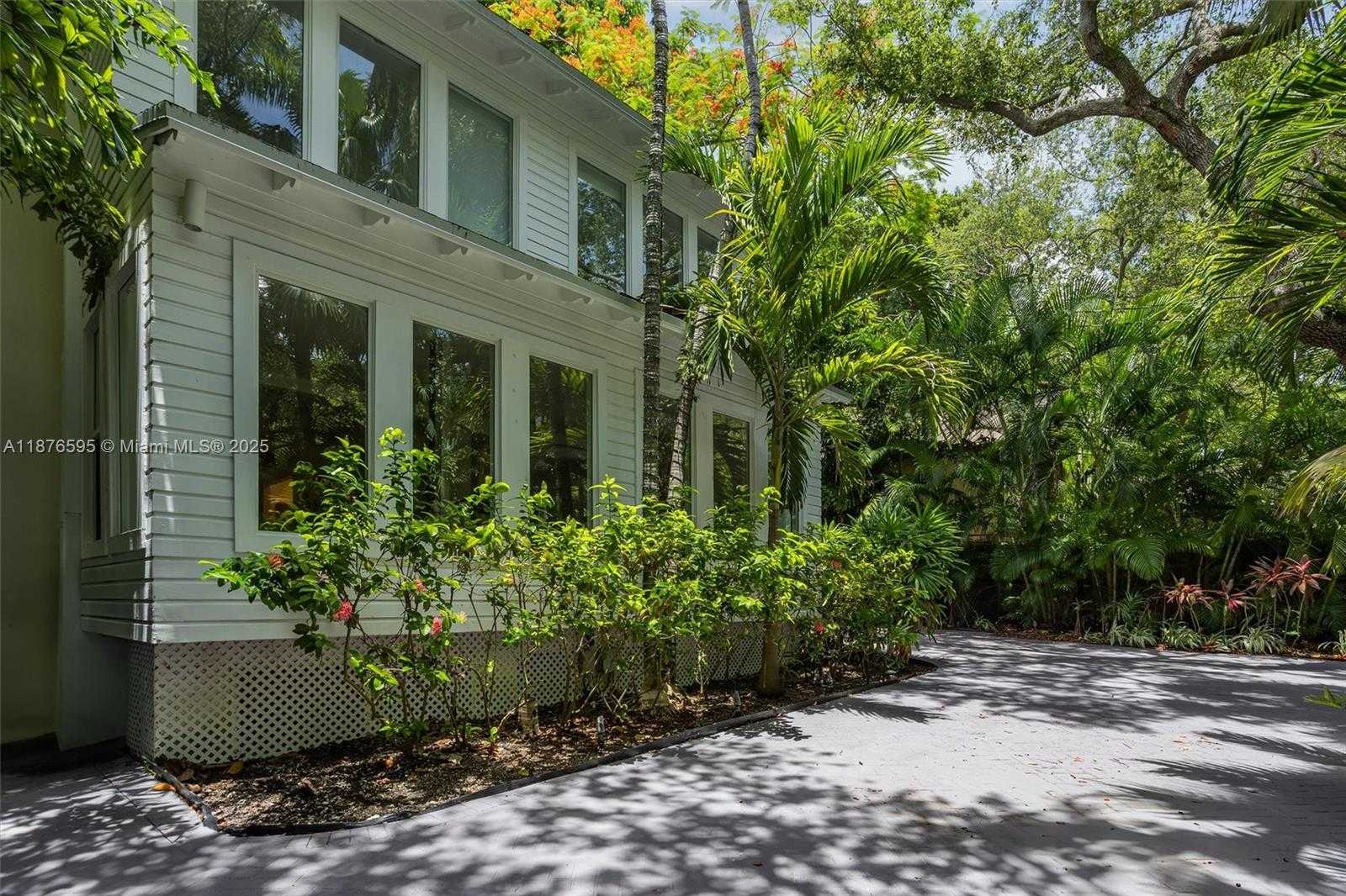 Small Image of 4286 SOUTH DOUGLAS RD, Miami Number 40