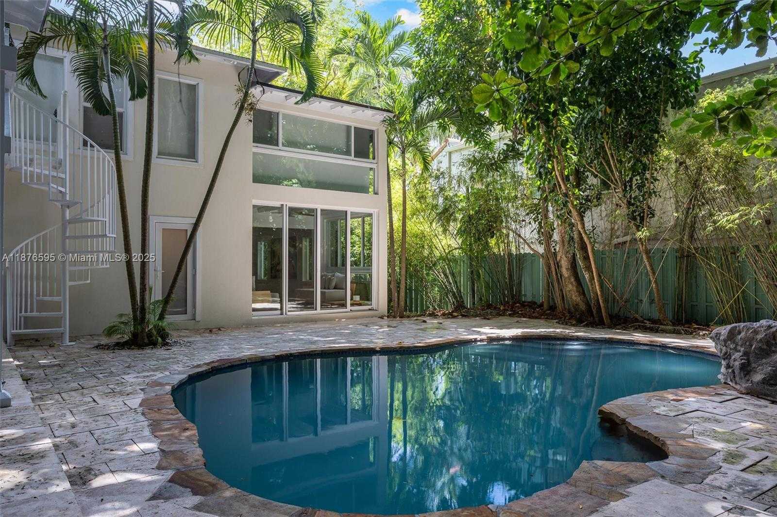 Small Image of 4286 SOUTH DOUGLAS RD, Miami Number 43
