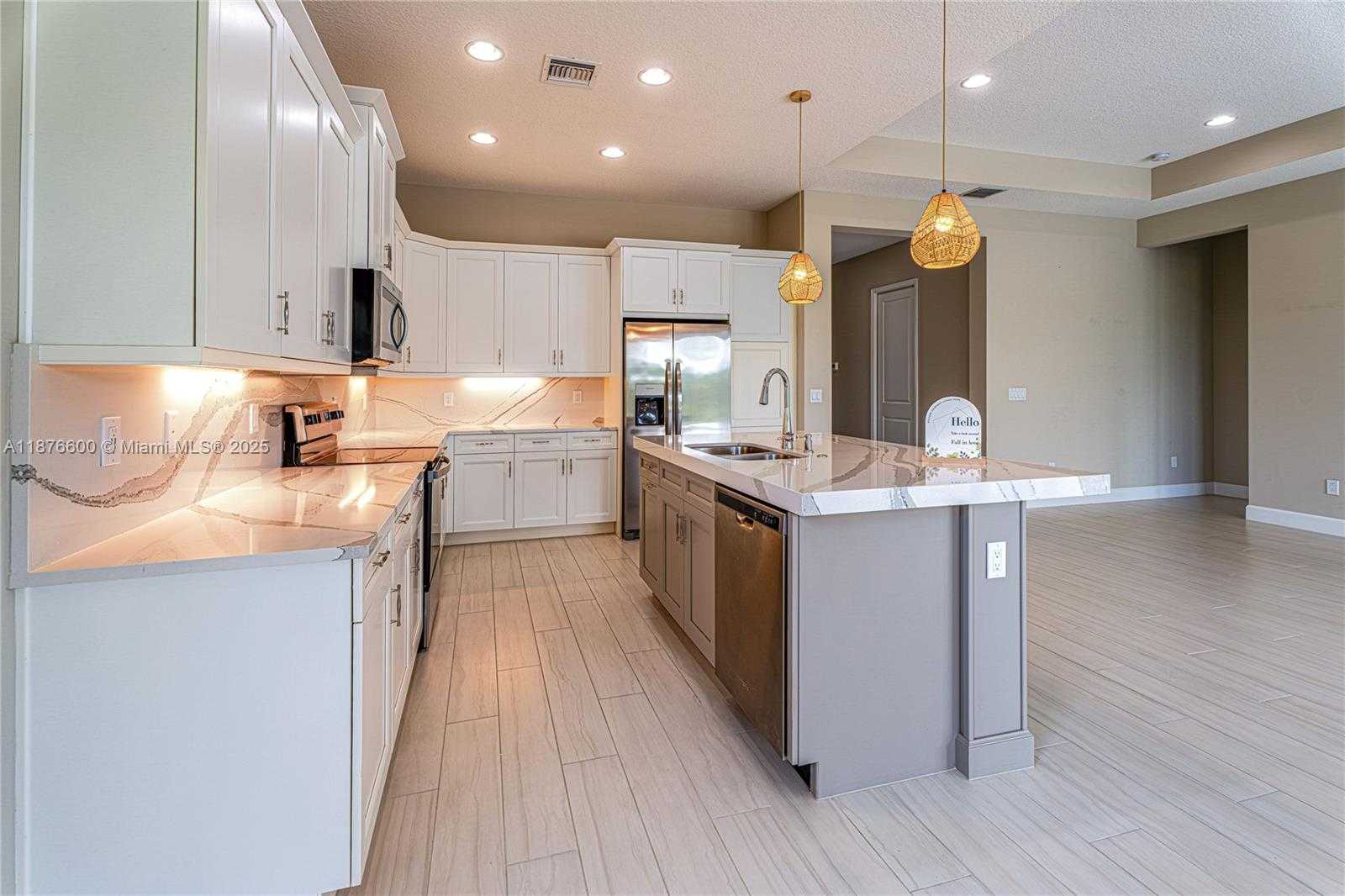 Small Image of 15431 GOLDFINCH CIR, Westlake Number 10