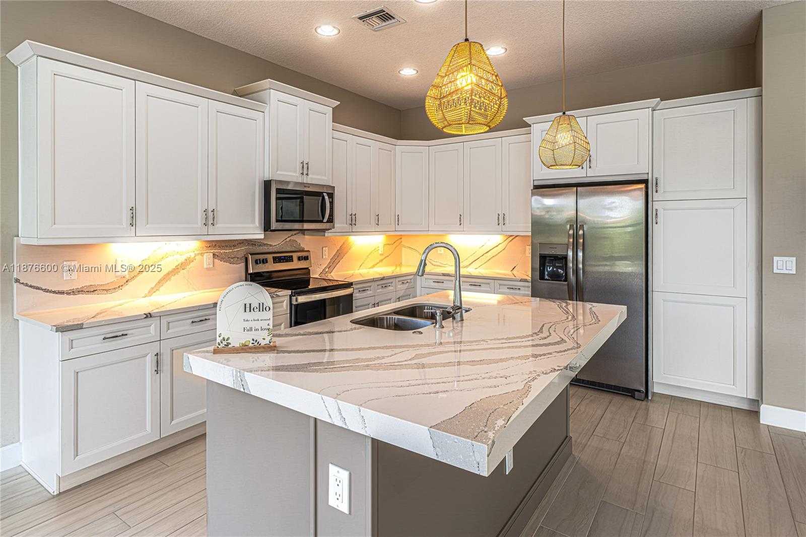 Small Image of 15431 GOLDFINCH CIR, Westlake Number 11