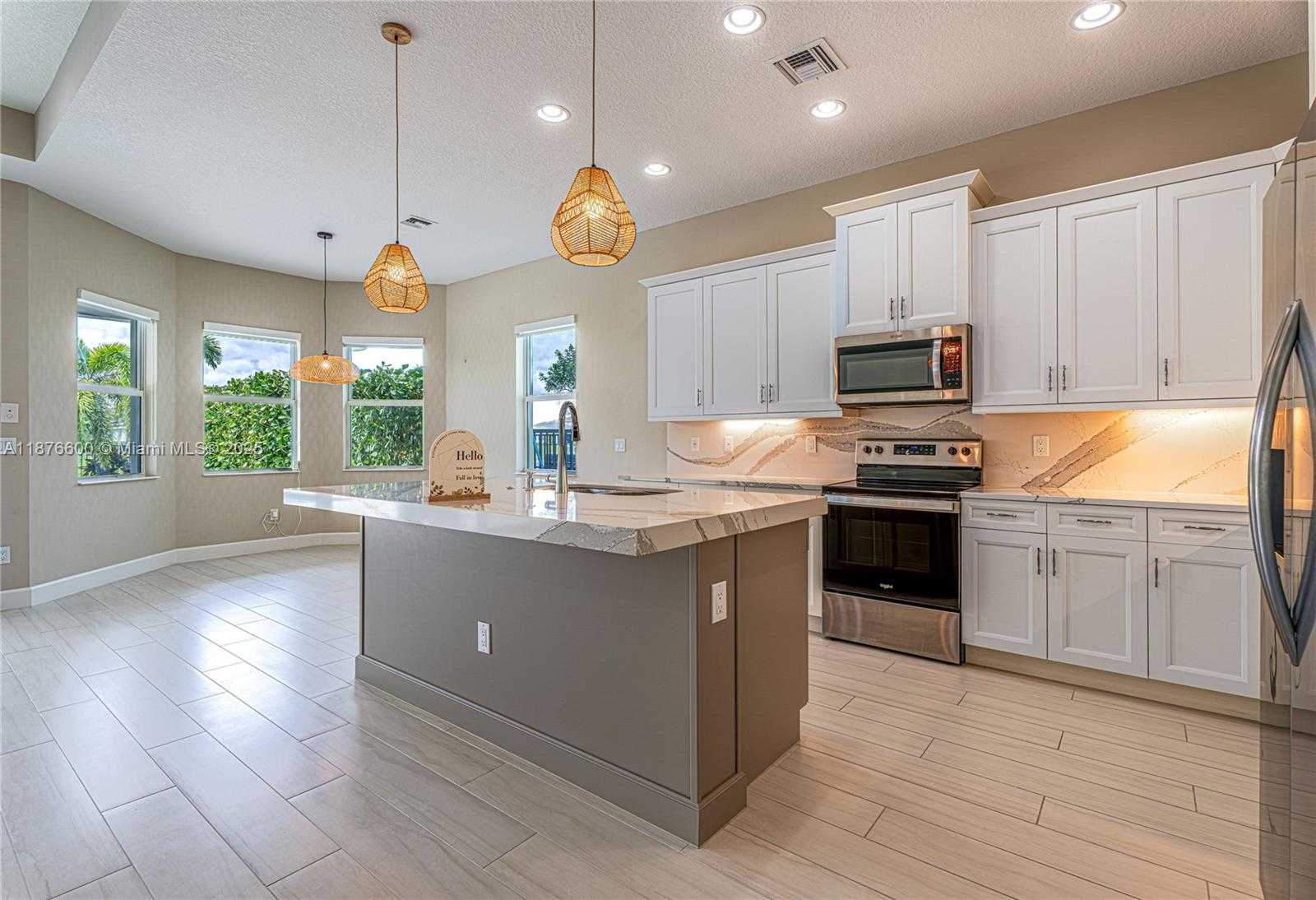 Small Image of 15431 GOLDFINCH CIR, Westlake Number 12