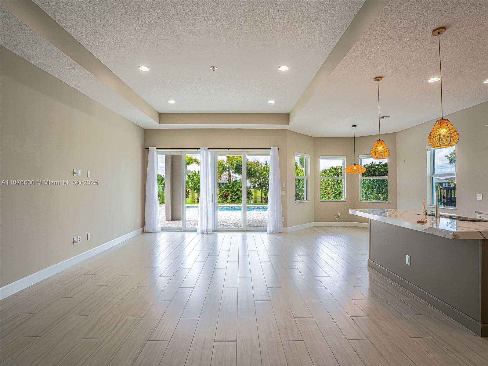 Small Image of 15431 GOLDFINCH CIR, Westlake Number 13