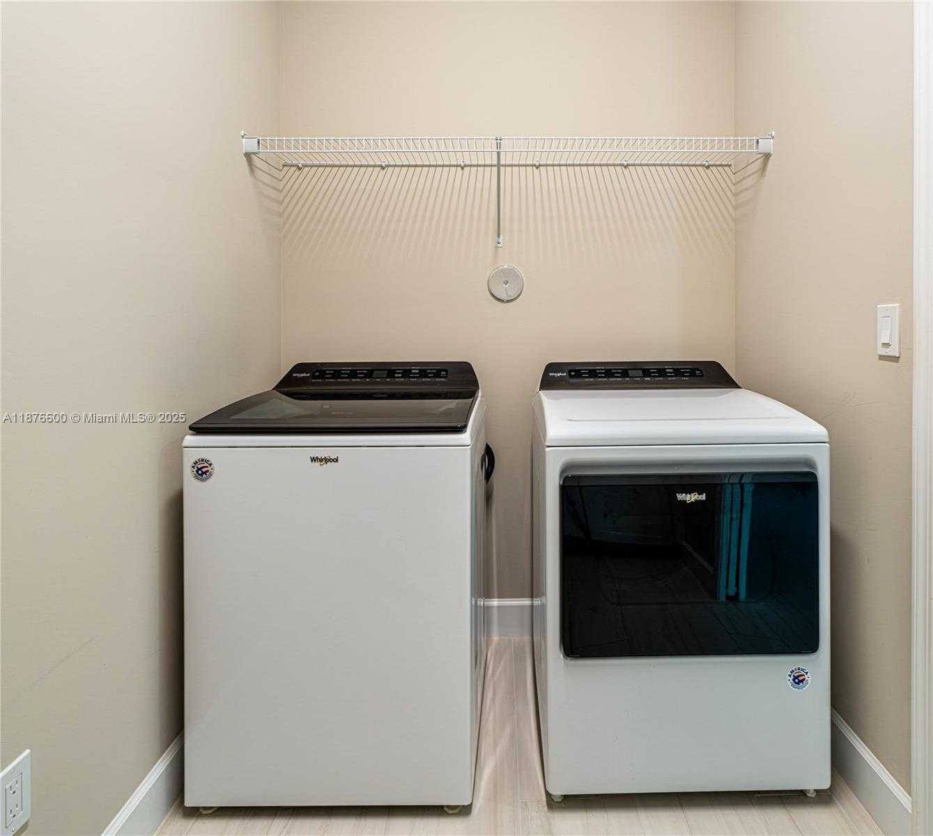 Small Image of 15431 GOLDFINCH CIR, Westlake Number 14
