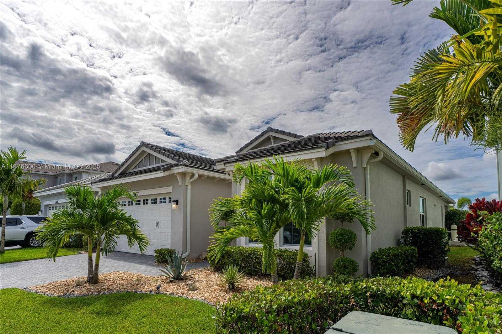 Small Image of 15431 GOLDFINCH CIR, Westlake Number 2