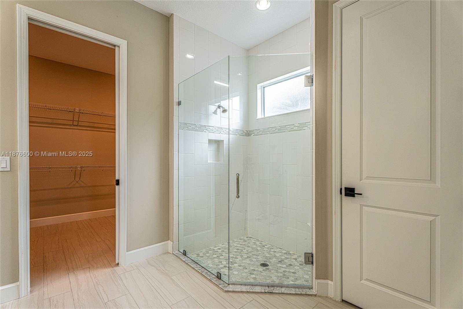Small Image of 15431 GOLDFINCH CIR, Westlake Number 21
