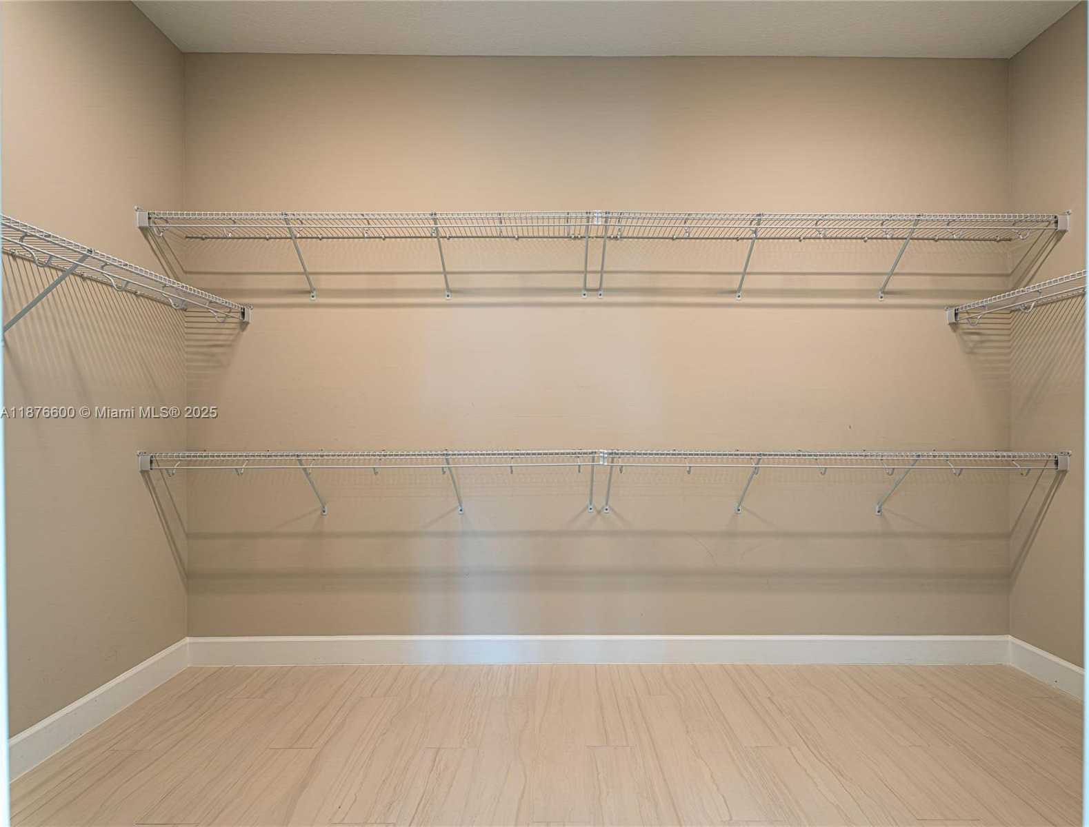 Small Image of 15431 GOLDFINCH CIR, Westlake Number 23