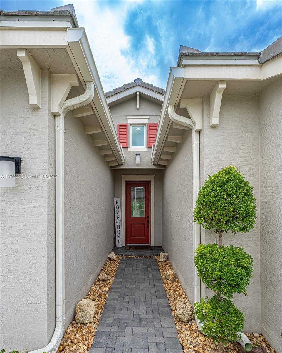 Small Image of 15431 GOLDFINCH CIR, Westlake Number 3