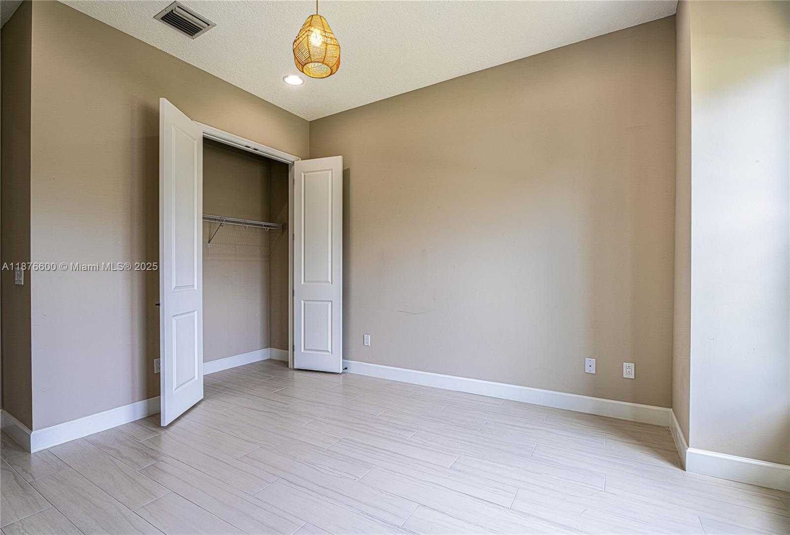 Small Image of 15431 GOLDFINCH CIR, Westlake Number 30