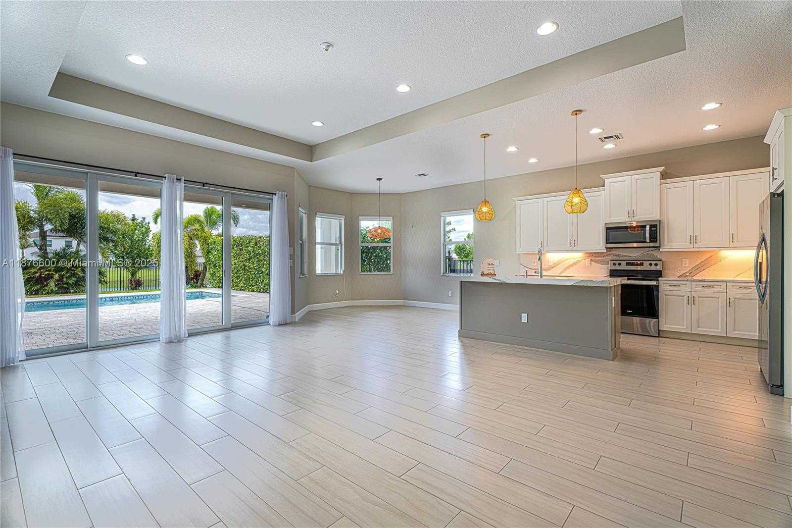 Small Image of 15431 GOLDFINCH CIR, Westlake Number 4