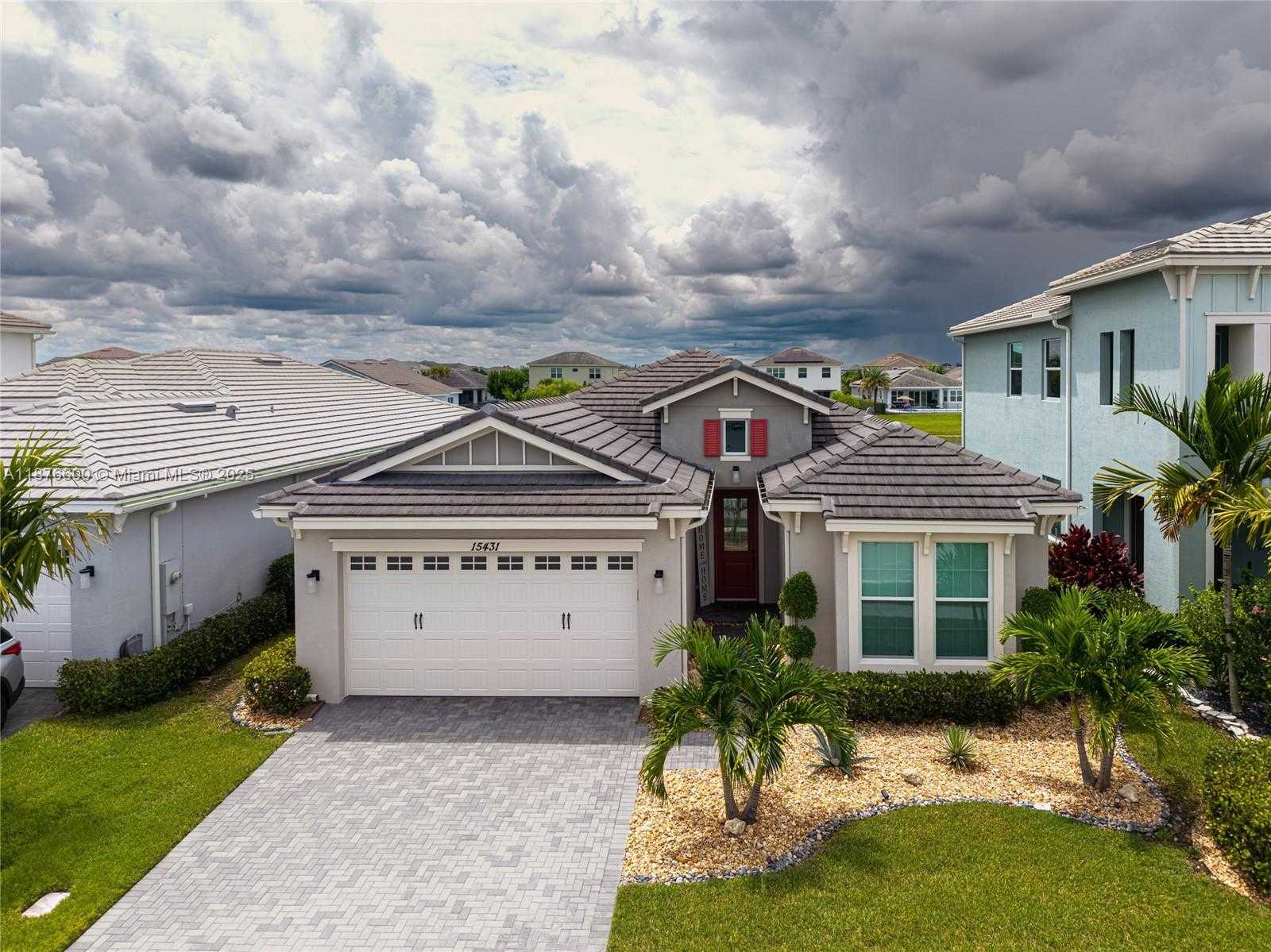 Small Image of 15431 GOLDFINCH CIR, Westlake Number 42