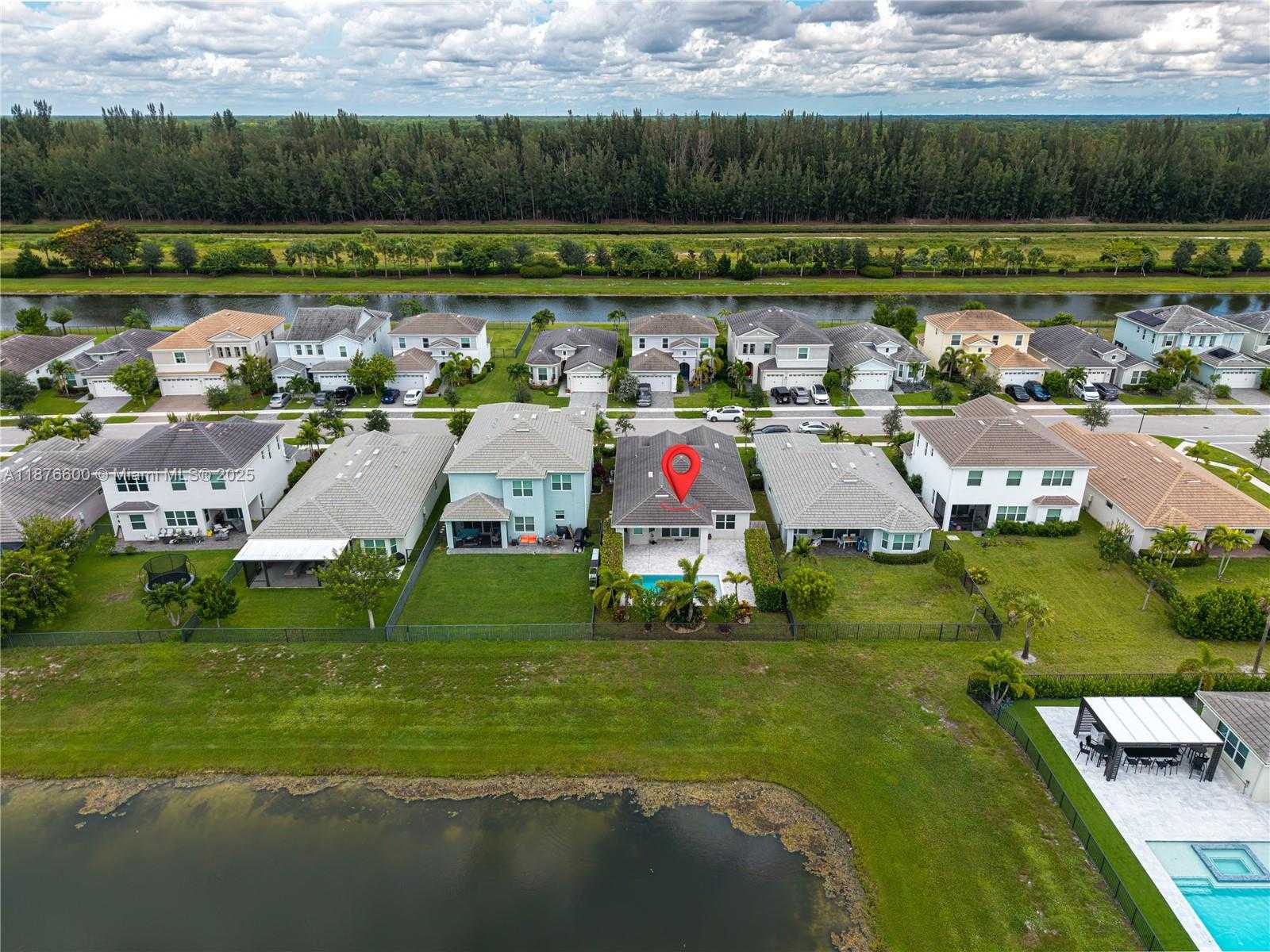 Small Image of 15431 GOLDFINCH CIR, Westlake Number 47