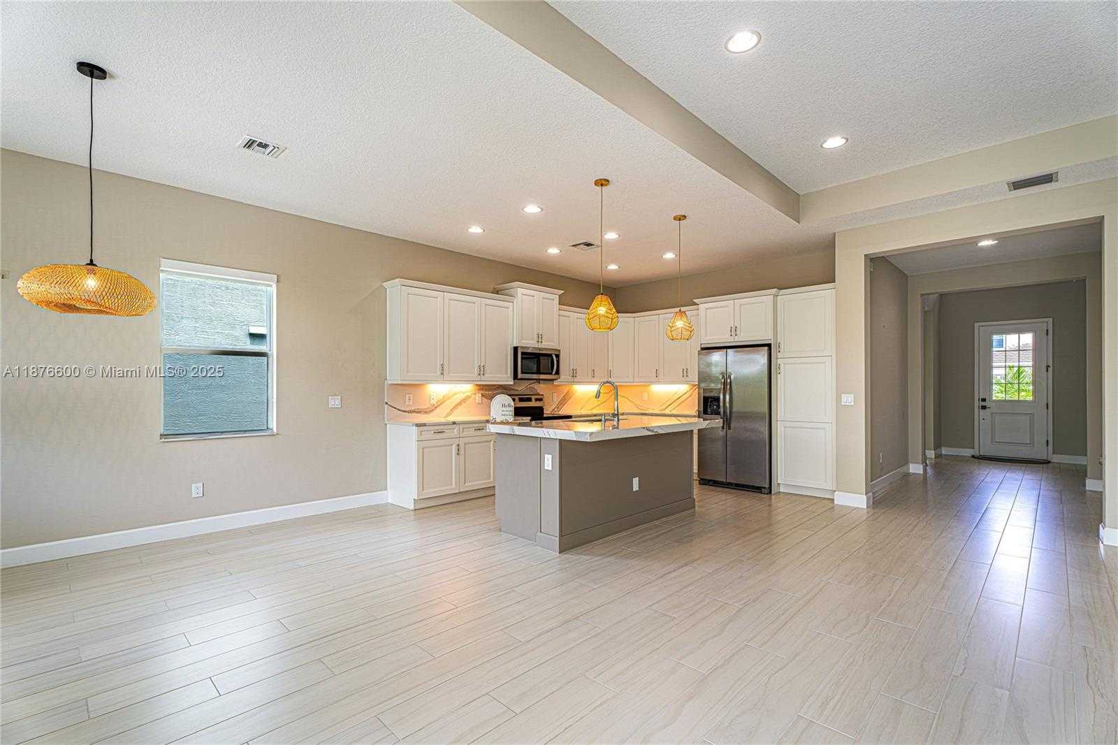Small Image of 15431 GOLDFINCH CIR, Westlake Number 7