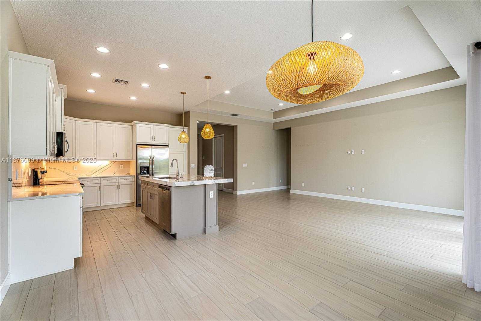 Small Image of 15431 GOLDFINCH CIR, Westlake Number 9