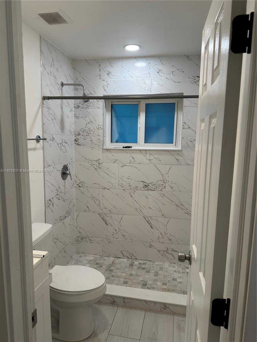 Small Image of 1300 DUNAD AVE, Opa-Locka Number 11