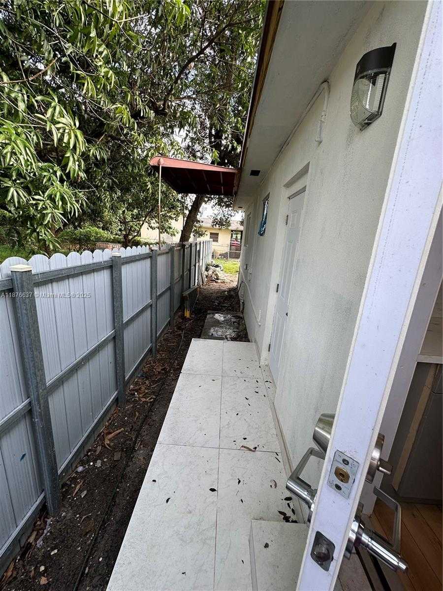 Small Image of 1300 DUNAD AVE, Opa-Locka Number 13