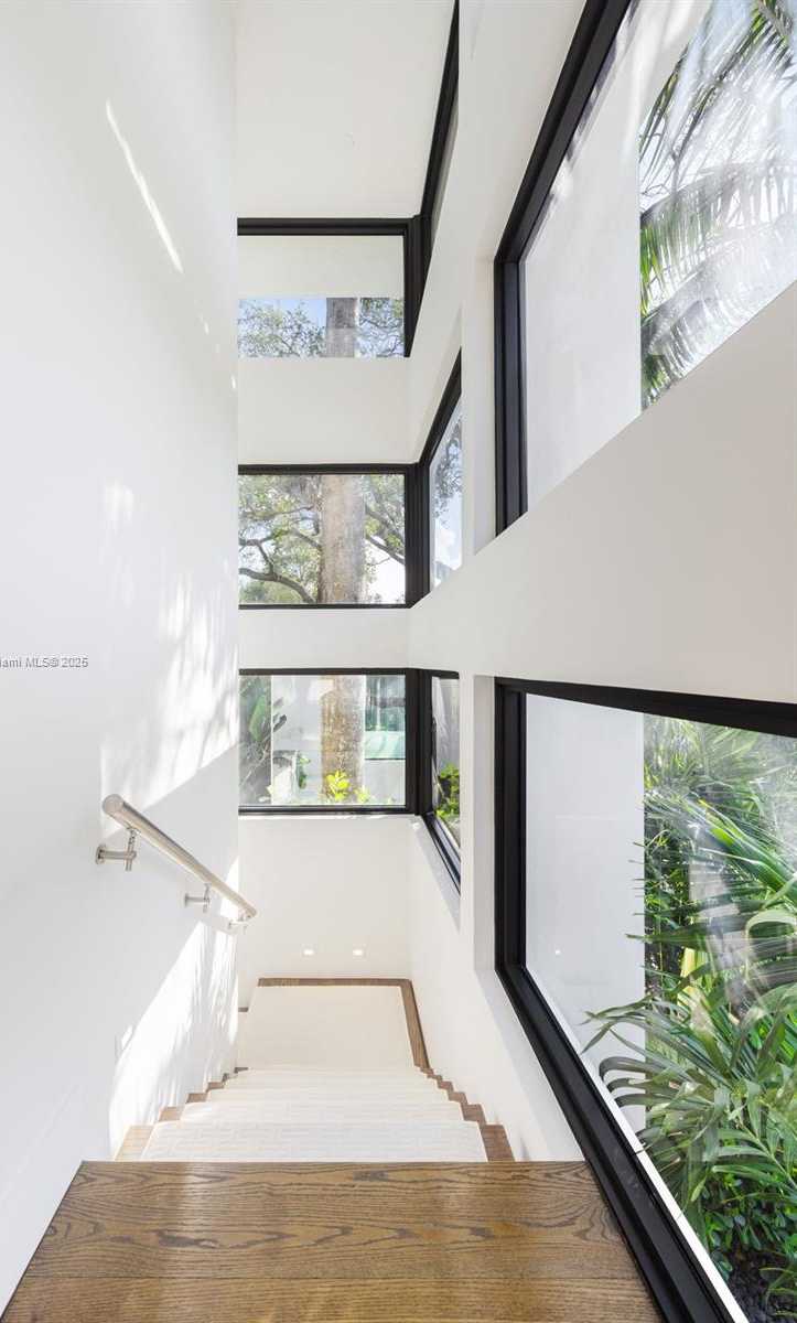 Small Image of 2321 TRAPP AVE, Coconut Grove Number 15