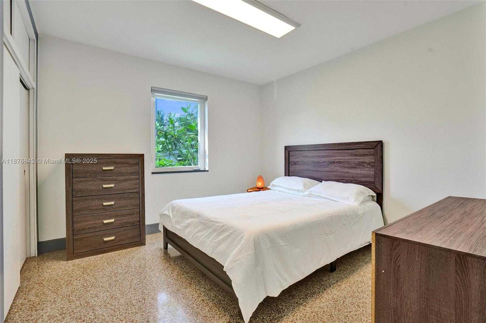 Small Image of 2713 COOLIDGE ST, Hollywood Number 12