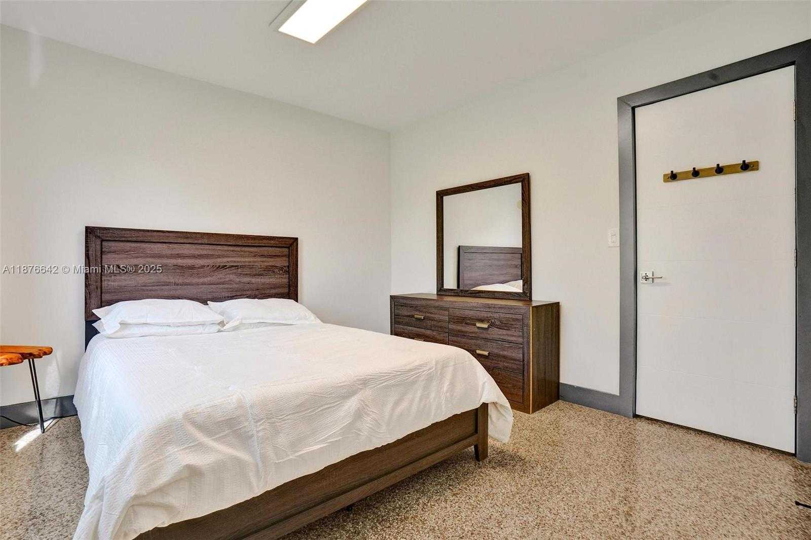 Small Image of 2713 COOLIDGE ST, Hollywood Number 13
